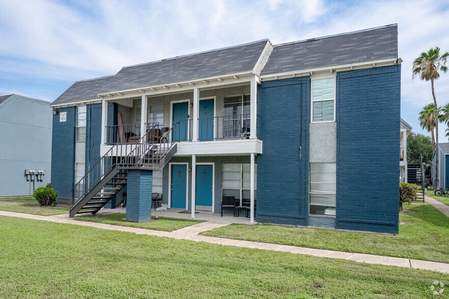 Primary Photo - Edinburg Place Apartments
