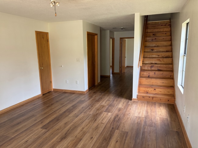 Building Photo - Renovated 4-Bedroom Home with Large Yard – Available for Lease at $1,660/Month