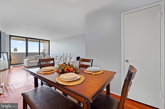 Building Photo - 5911 Edsall Rd