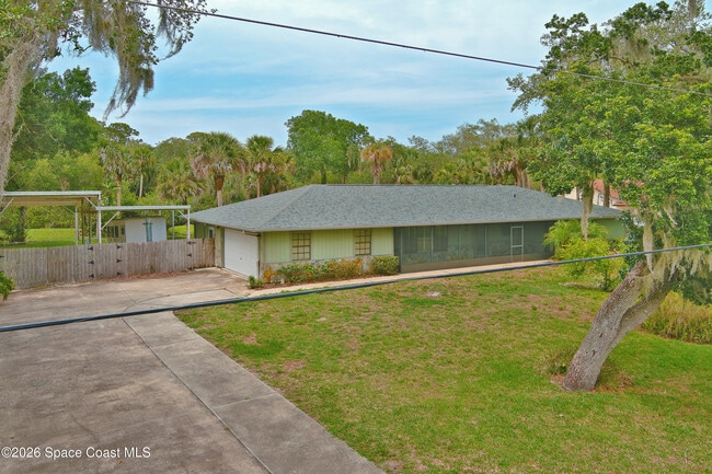 Building Photo - 670 Kings Way