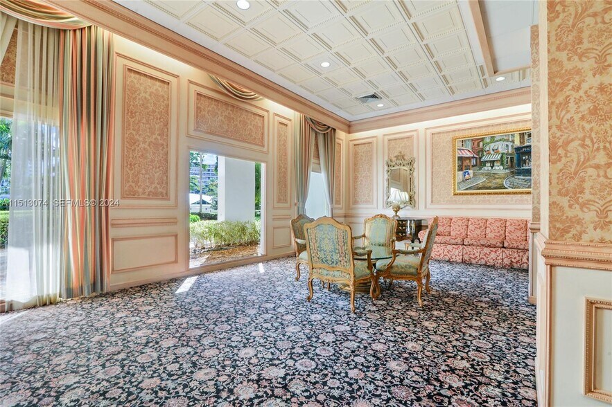 Building Photo - 2500 Parkview Dr