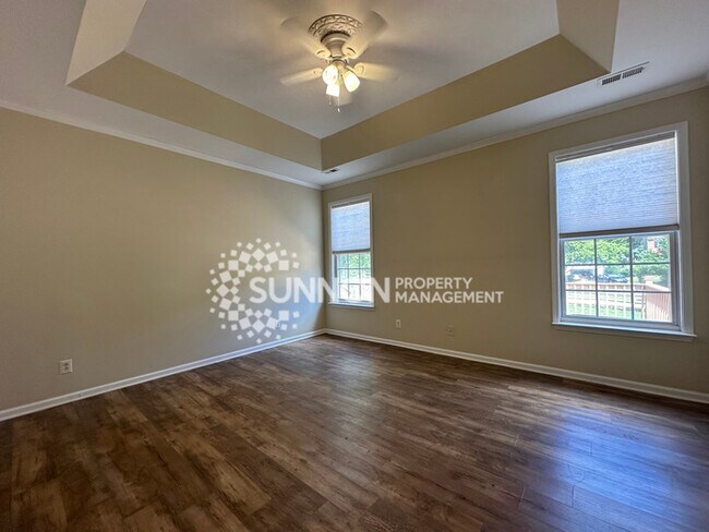 Building Photo - 4 Bedroom Home Near Birkdale Village