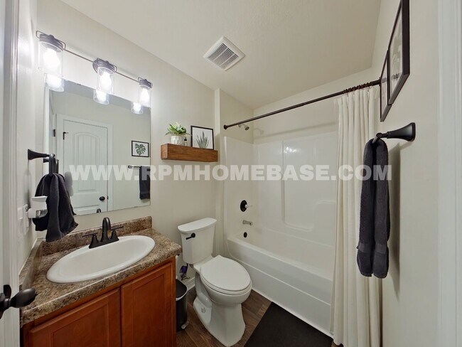 Building Photo - Coming Soon – Beautiful Rental Home in Cre...