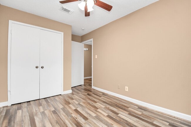 Building Photo - 12400 Brookglade Cir