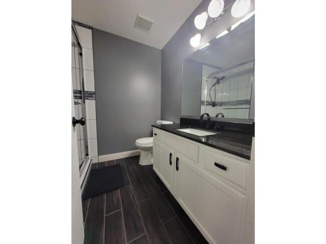 Building Photo - 3BR Townhome | Ensuite Primary + Walk-In Closet | Upper Laundry-Avail. June 1st