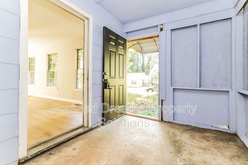 Building Photo - 3680 Yale Ave