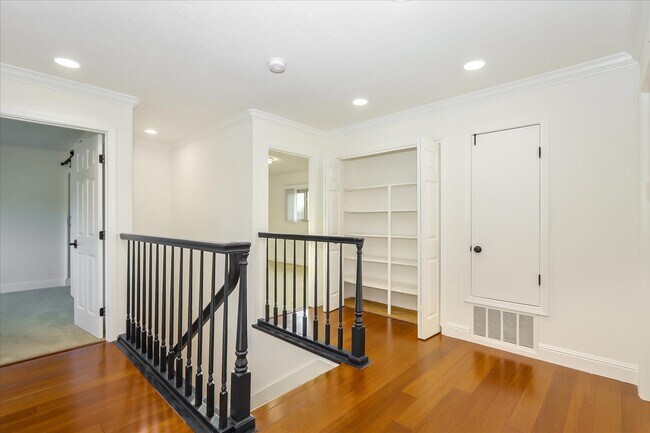 Building Photo - 249 Purple Glen Dr