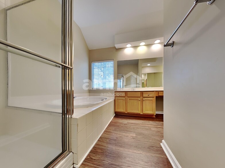 Building Photo - 2738 Seastrand Ln