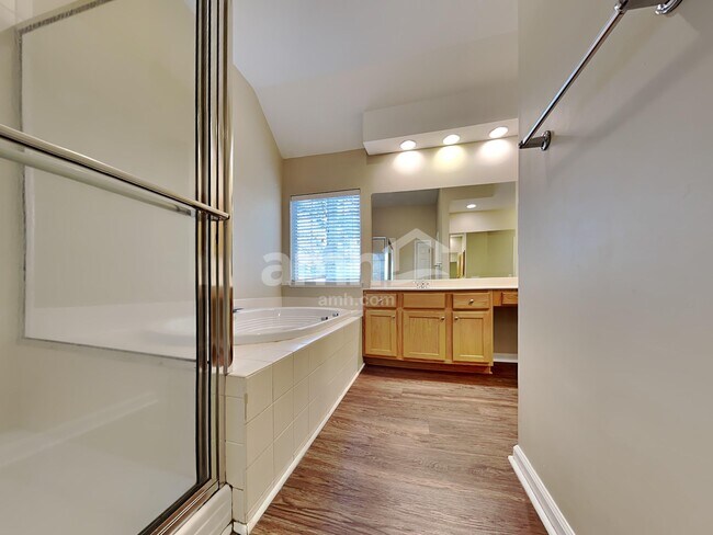 Building Photo - 2738 Seastrand Ln