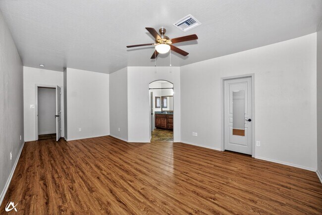 Building Photo - 2523 S 41st Ave