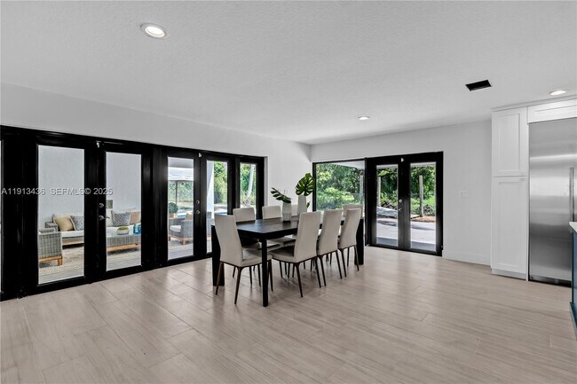 Building Photo - 6900 SW 136th St