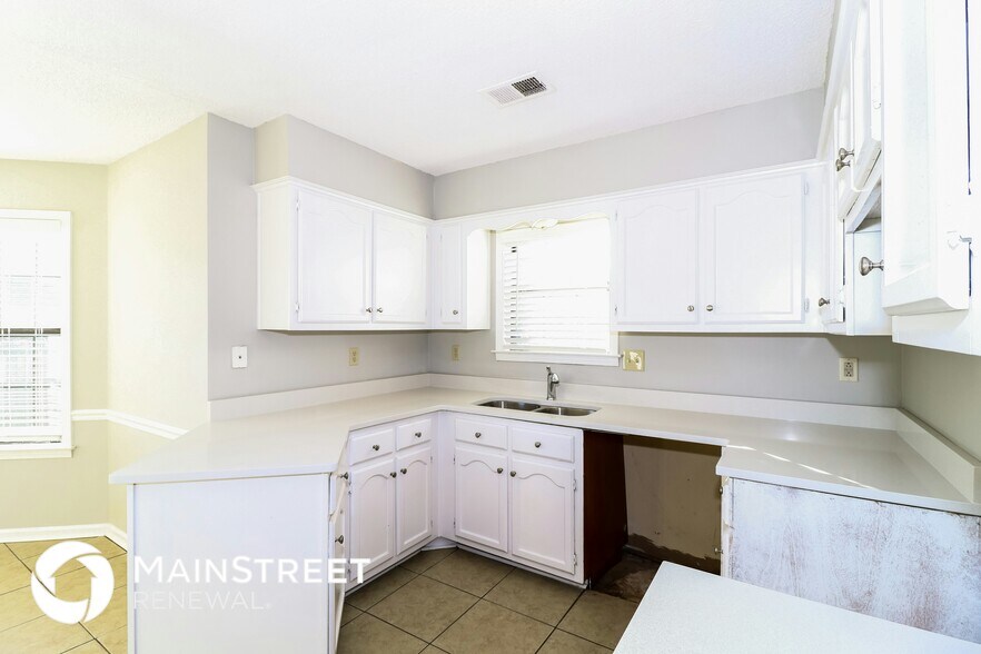 Building Photo - 5921 Pecan Trce