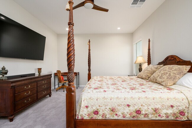 Building Photo - 5972 E Sinclair St