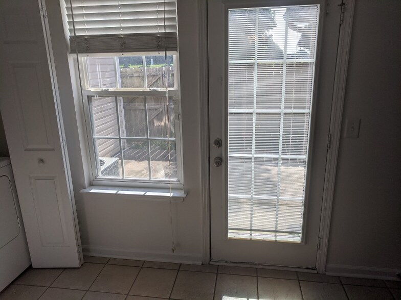 Building Photo - 313 Stewarts Landing Cir
