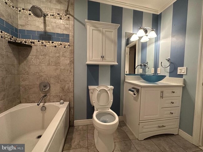Building Photo - 502 Greenhill Ct