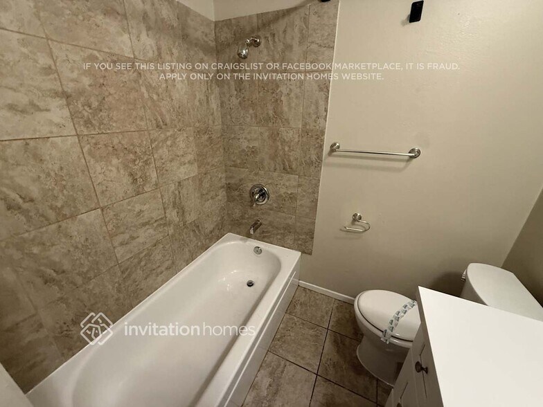 Building Photo - 748 E Turmont St