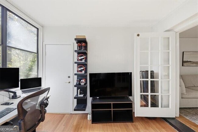 Building Photo - 133 Woodmere Square NW