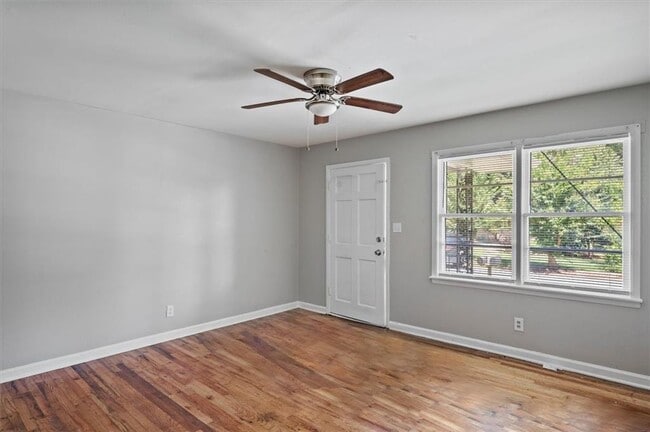 Building Photo - 190 Opal Dr