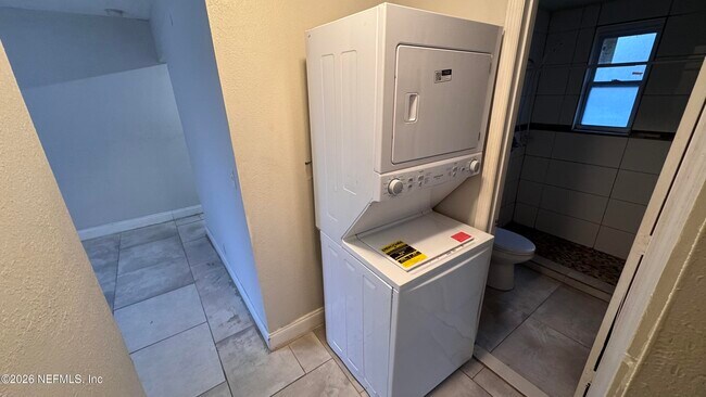 Building Photo - 1245 W 30th St