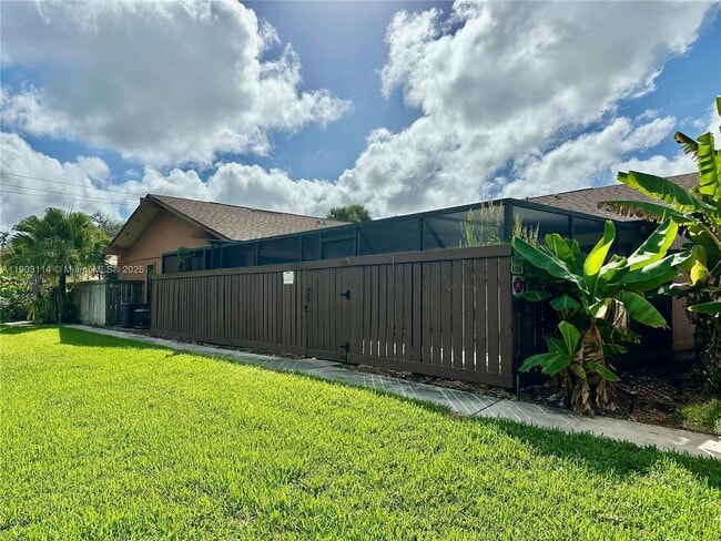 Building Photo - 6300 Royal Woods Dr