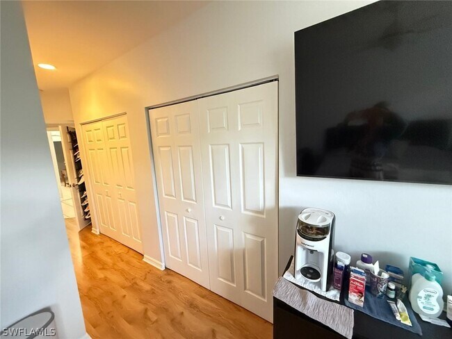 Building Photo - 6210 Wilshire Pines Cir