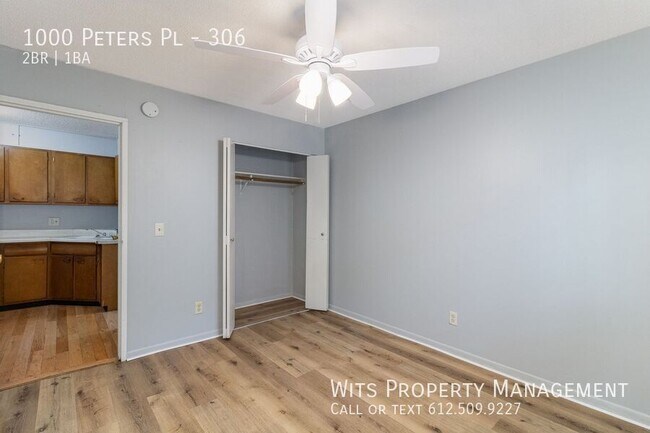 Building Photo - 1000 Peters Pl