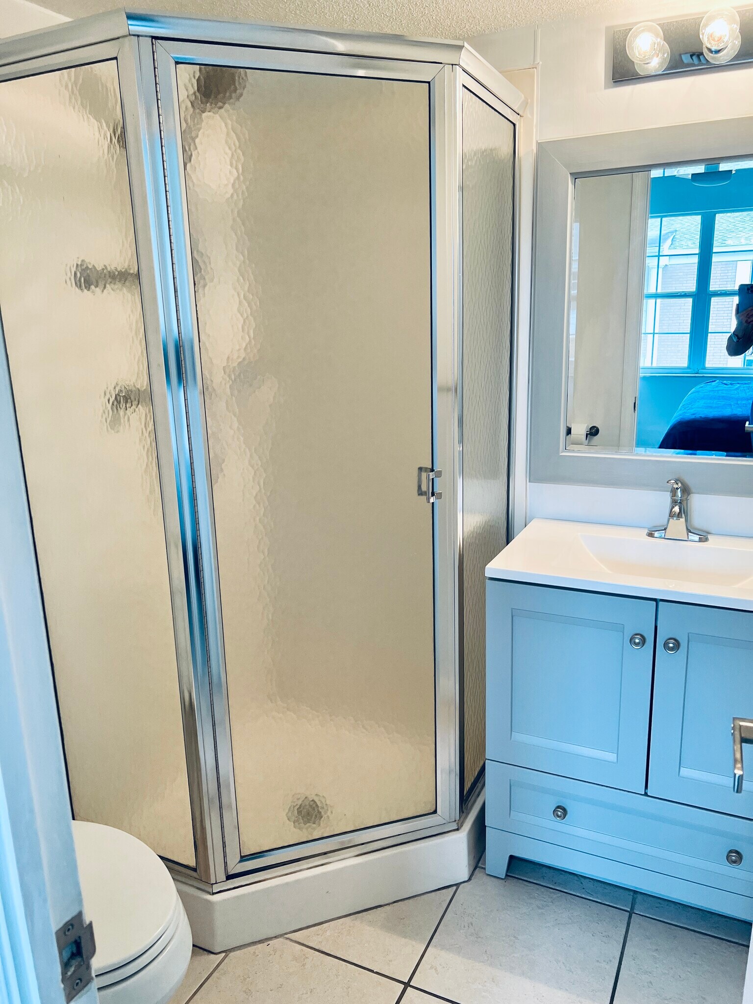 Walk in Shower - 4158 Tamiami Trl