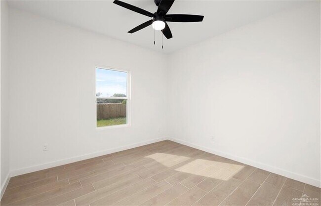 Building Photo - 1816 N Yellowwood St