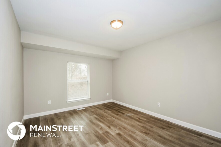 Building Photo - 5354 Trailview Dr