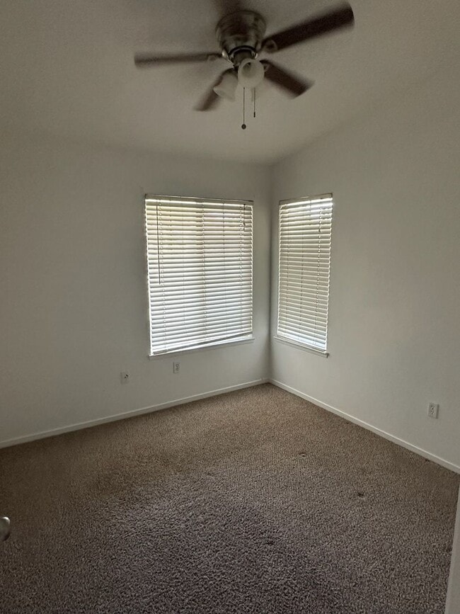 Building Photo - 5415 W Monte Vista Ave