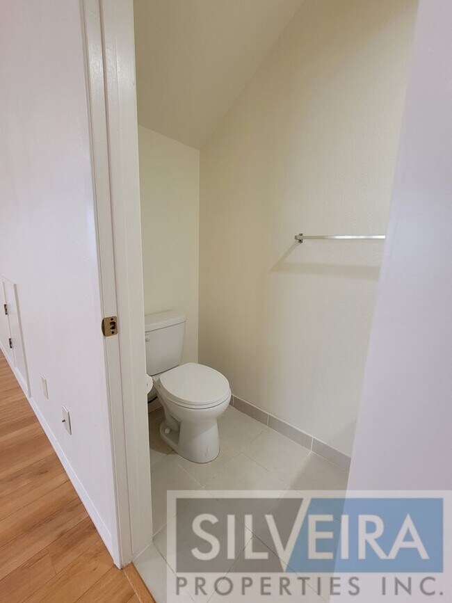 Building Photo - Unique 2 Bedroom Unit Available Now!