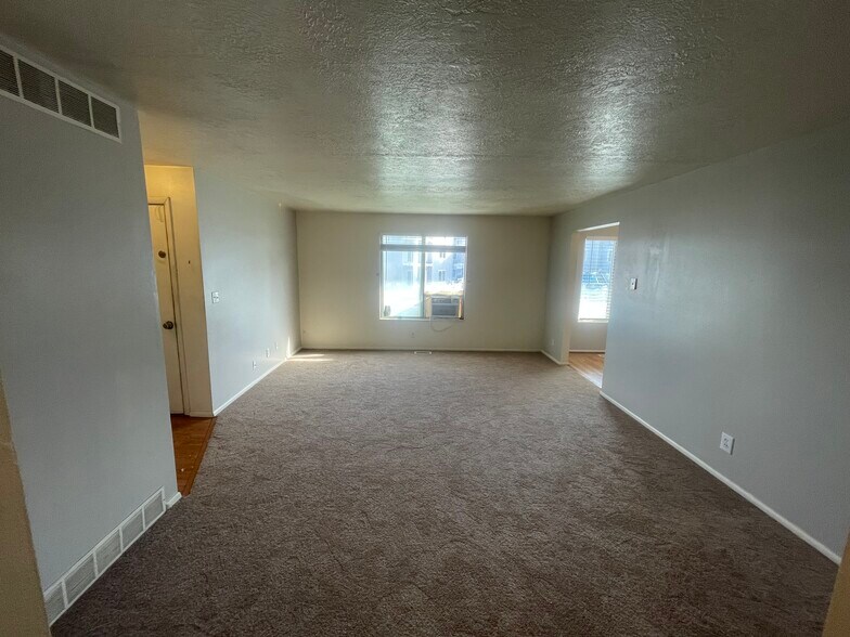 Building Photo - 1637 Avalon Rd