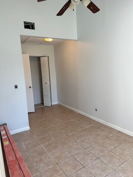 Building Photo - 12161 Armenia Gables Cir