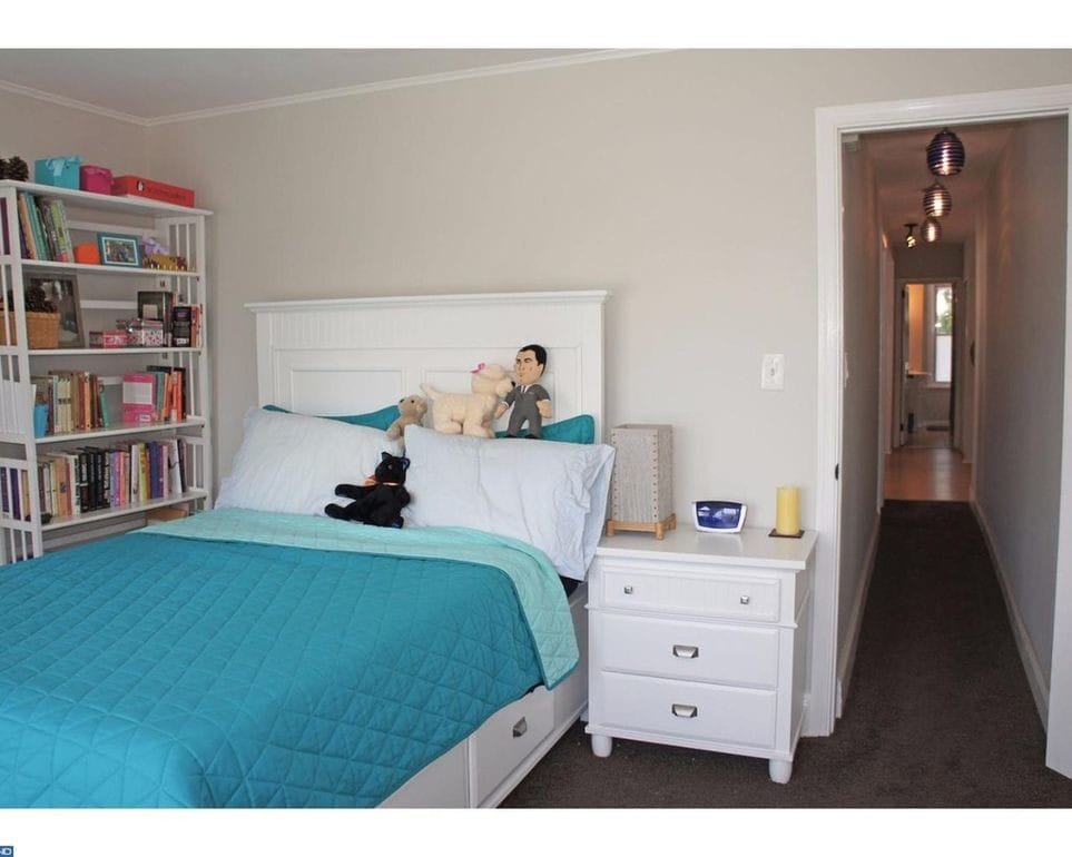 bedroom - 35 E Front St