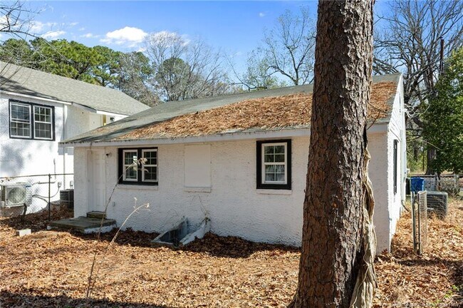 Building Photo - 5109 Higgins St