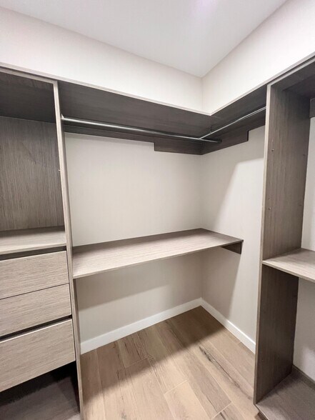 Building Photo - 2218 Corales St