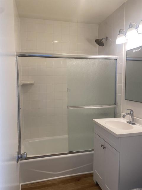 Building Photo - 721 S Cedros Ave