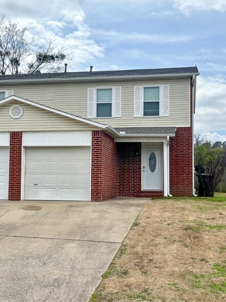 Building Photo - 617 W Moan Pl