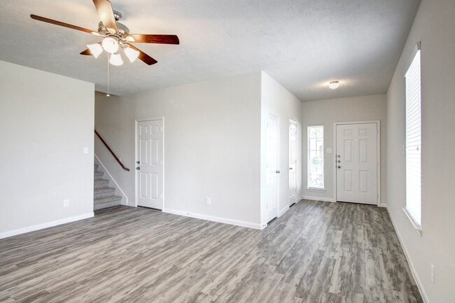Building Photo - 2855 Silver Tree