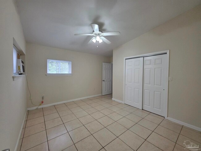 Building Photo - 604 N 70th Ave