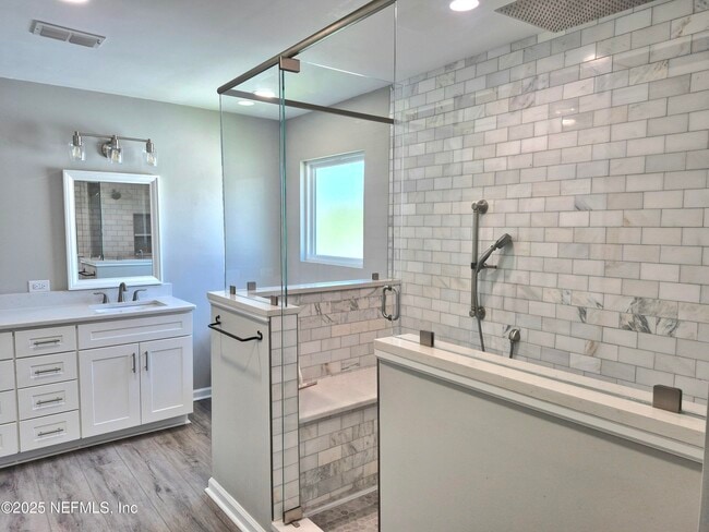 Building Photo - 11147 Bugatti Ct