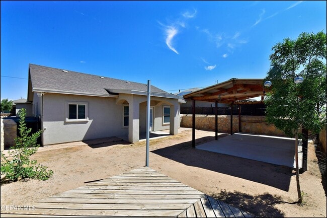 Building Photo - 14972 Louis Baudoin