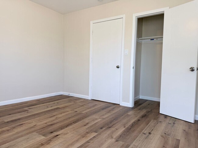Building Photo - 3082 Thurin Ave