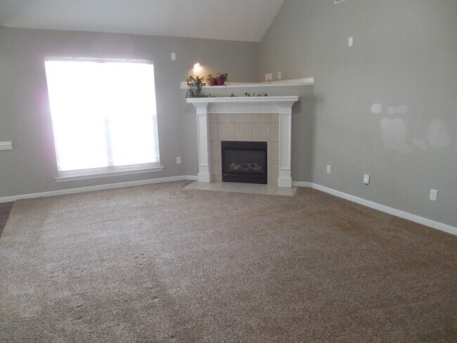 Building Photo - Available in Grovetown!