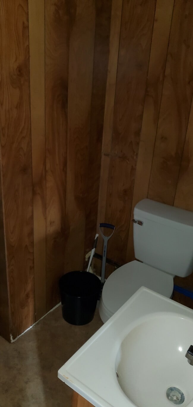 Building Photo - 2270 Harper Rd