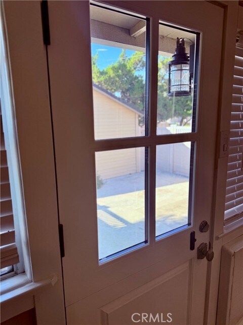 Building Photo - 119 N Cullen Ave