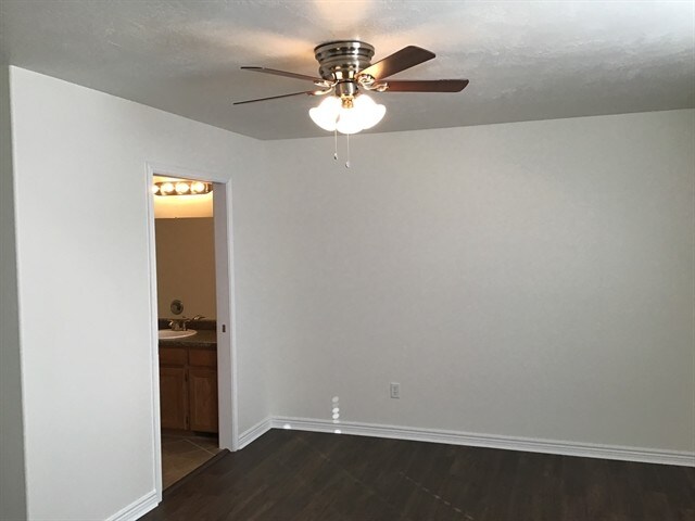 Building Photo - 903 1340 E