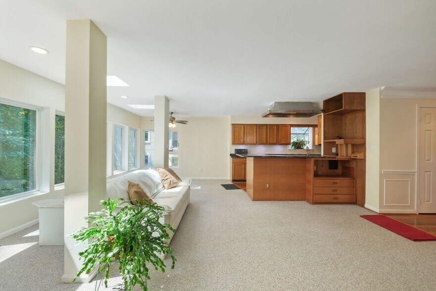 Building Photo - 14401 Rich Branch Dr
