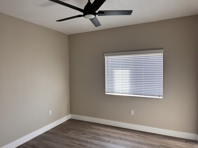 Building Photo - 10367 9th Ave