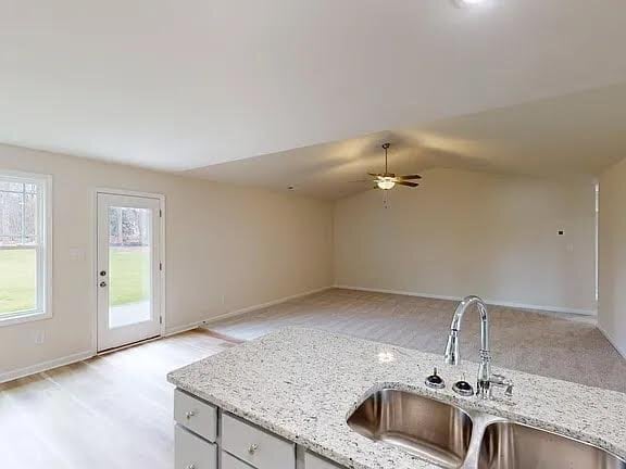 Building Photo - 304 Sandy Springs Dr
